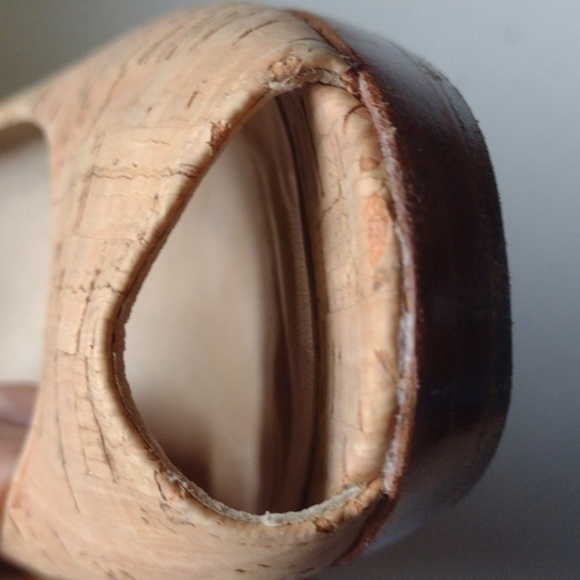 Stuart weitzman  cork heel size   8 and 1/2 - Picture 13 of 16